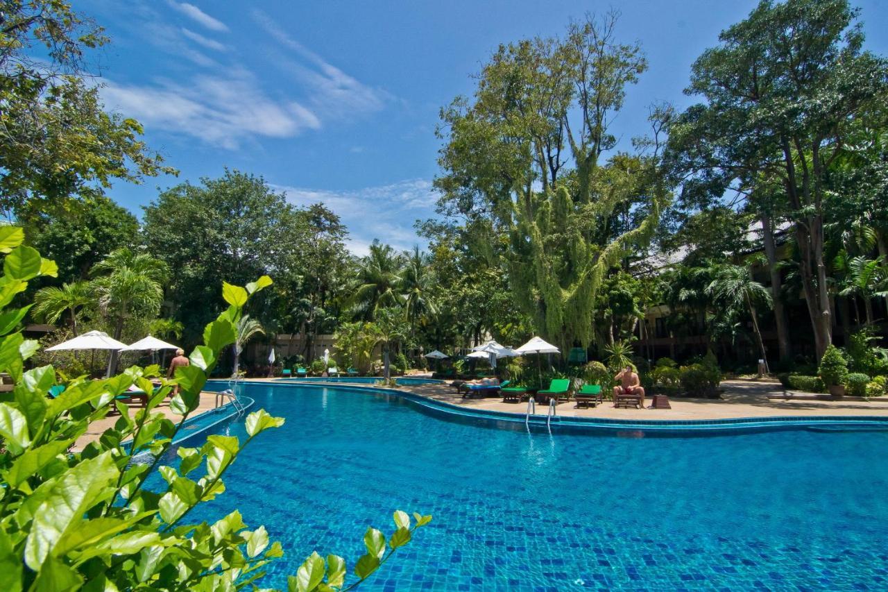 The Green Park Resort Патая Екстериор снимка