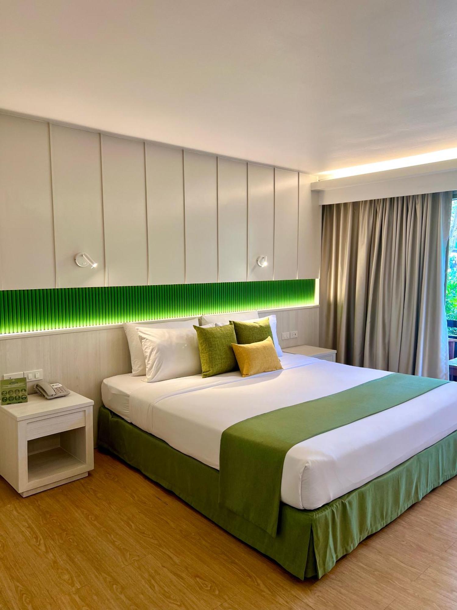 The Green Park Resort Патая Екстериор снимка