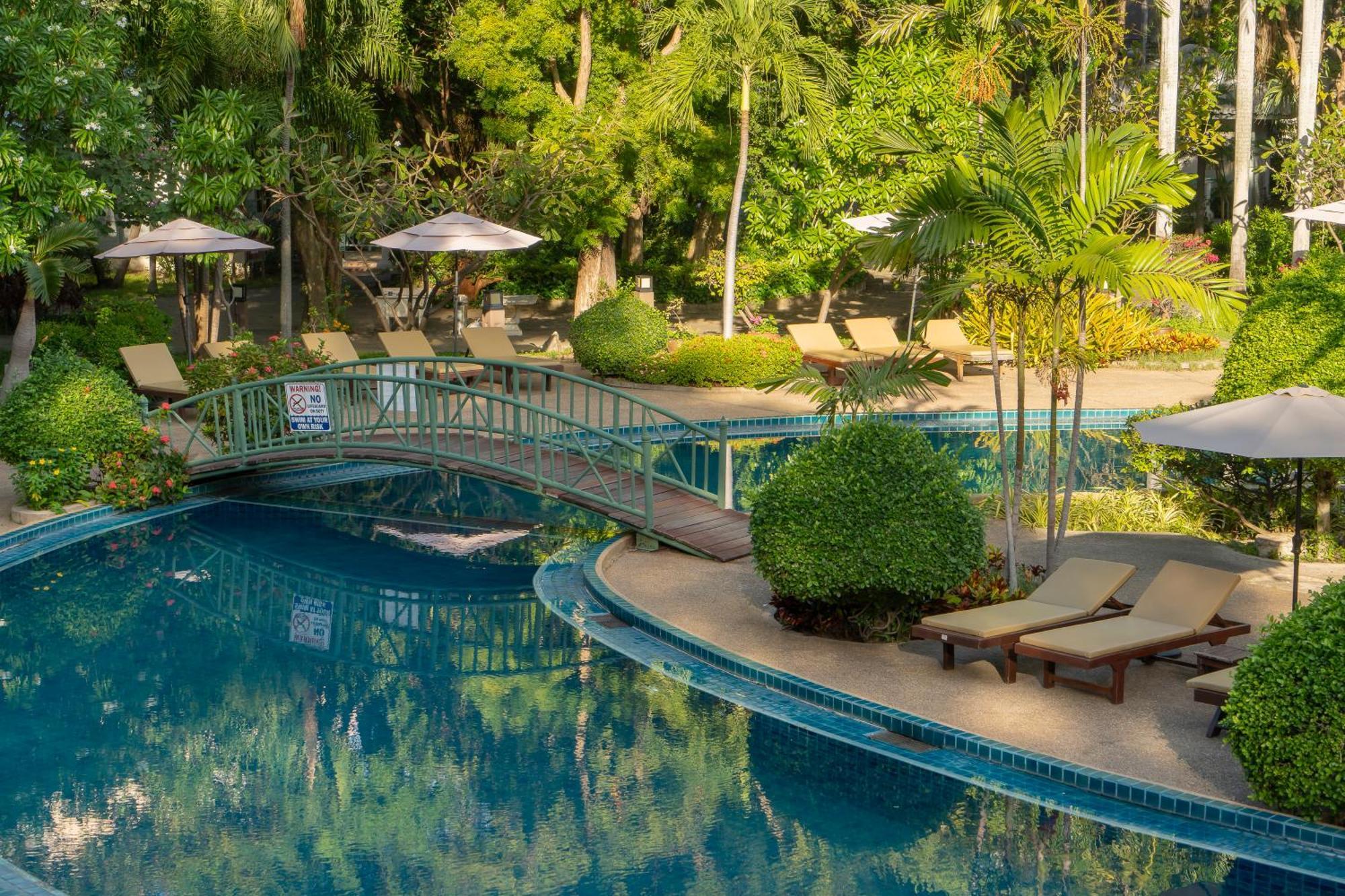 The Green Park Resort Патая Екстериор снимка