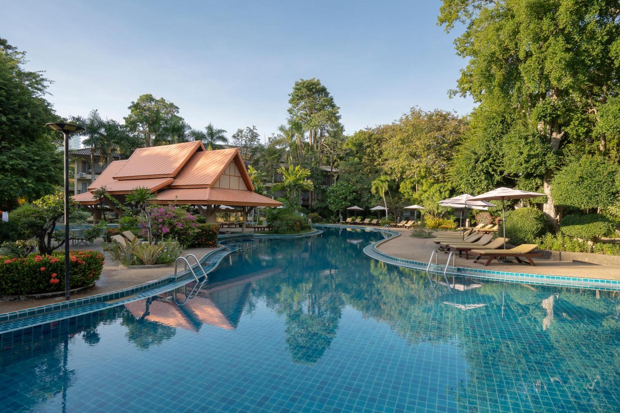 The Green Park Resort Патая Екстериор снимка