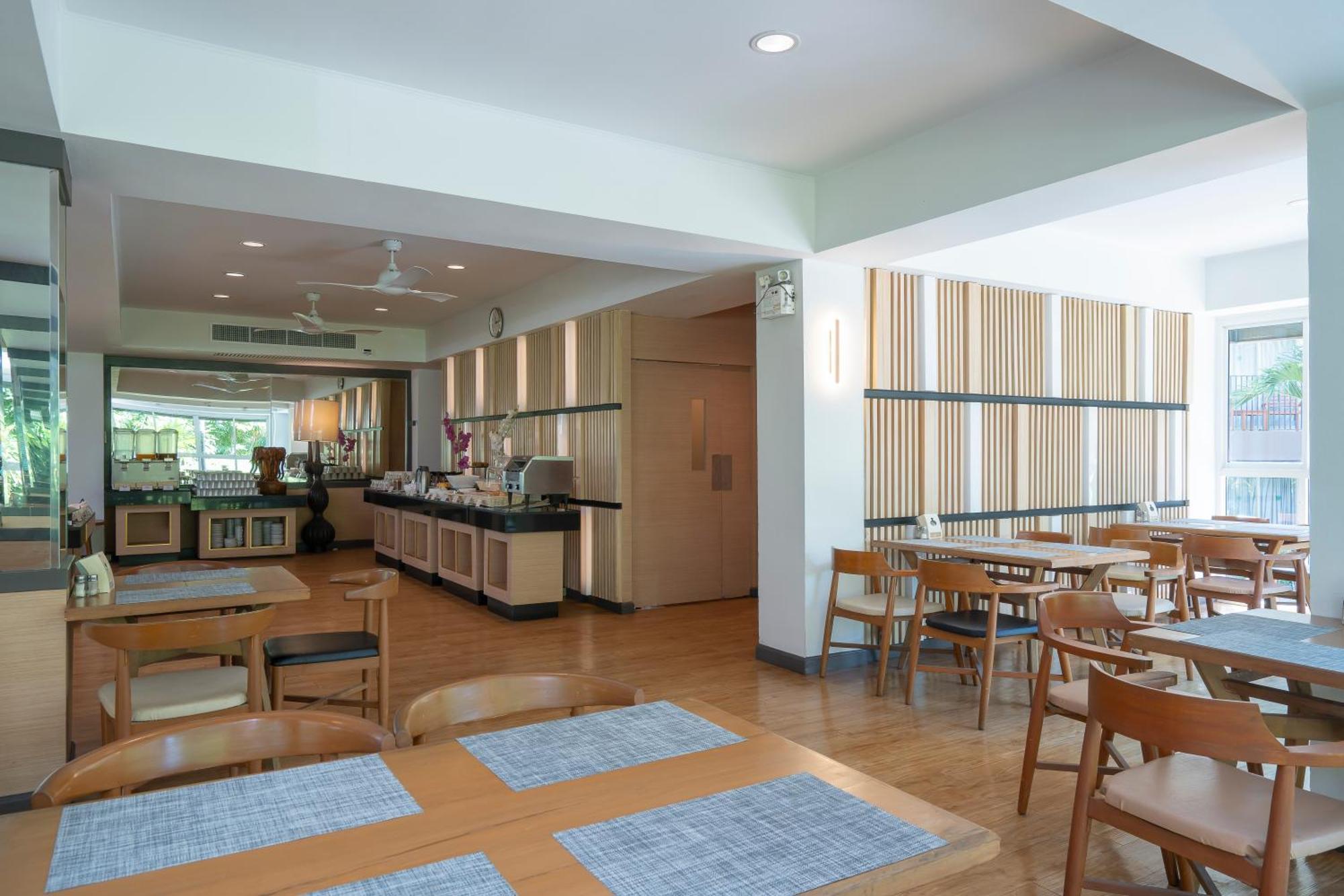 The Green Park Resort Патая Екстериор снимка
