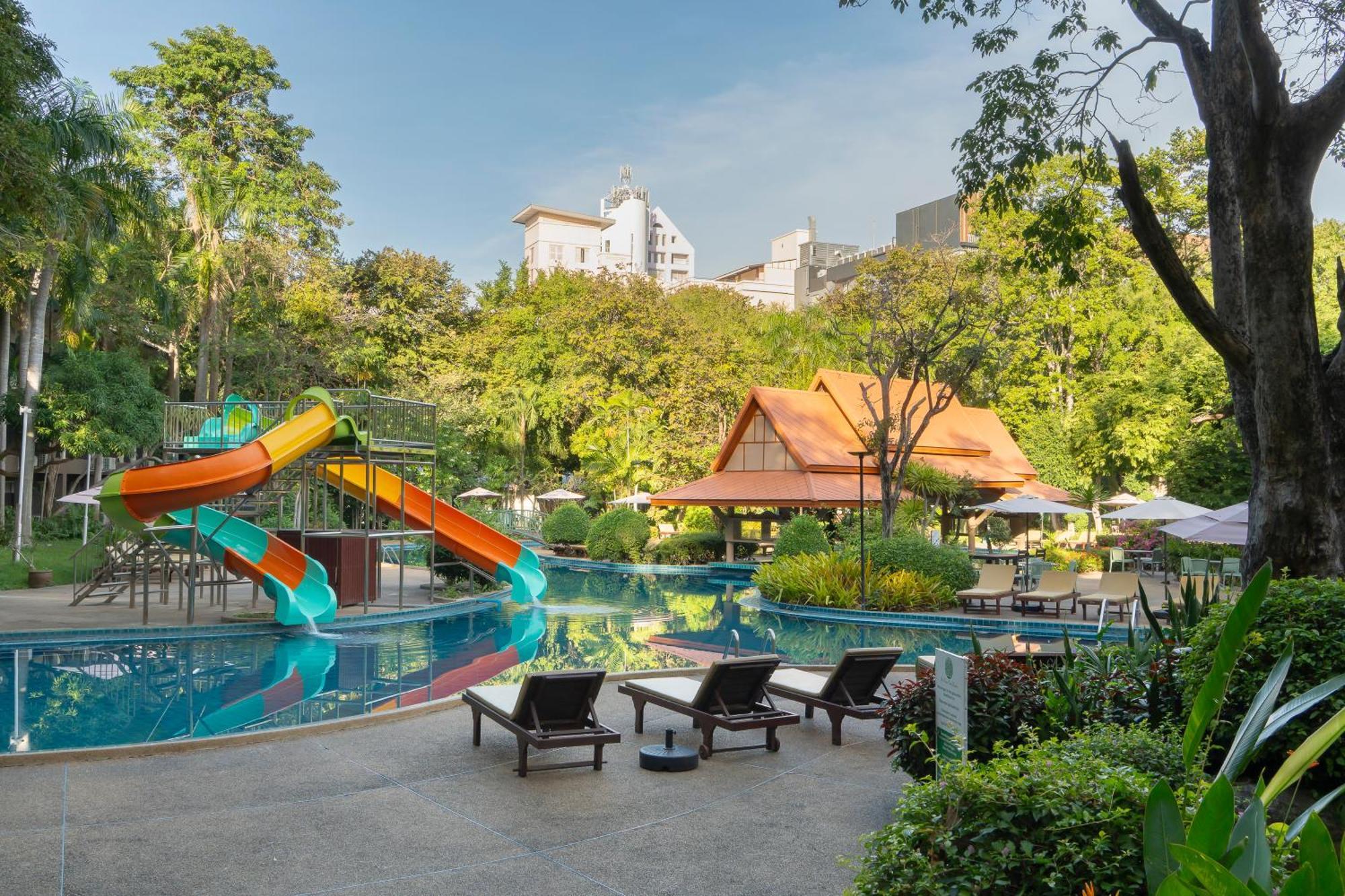 The Green Park Resort Патая Екстериор снимка