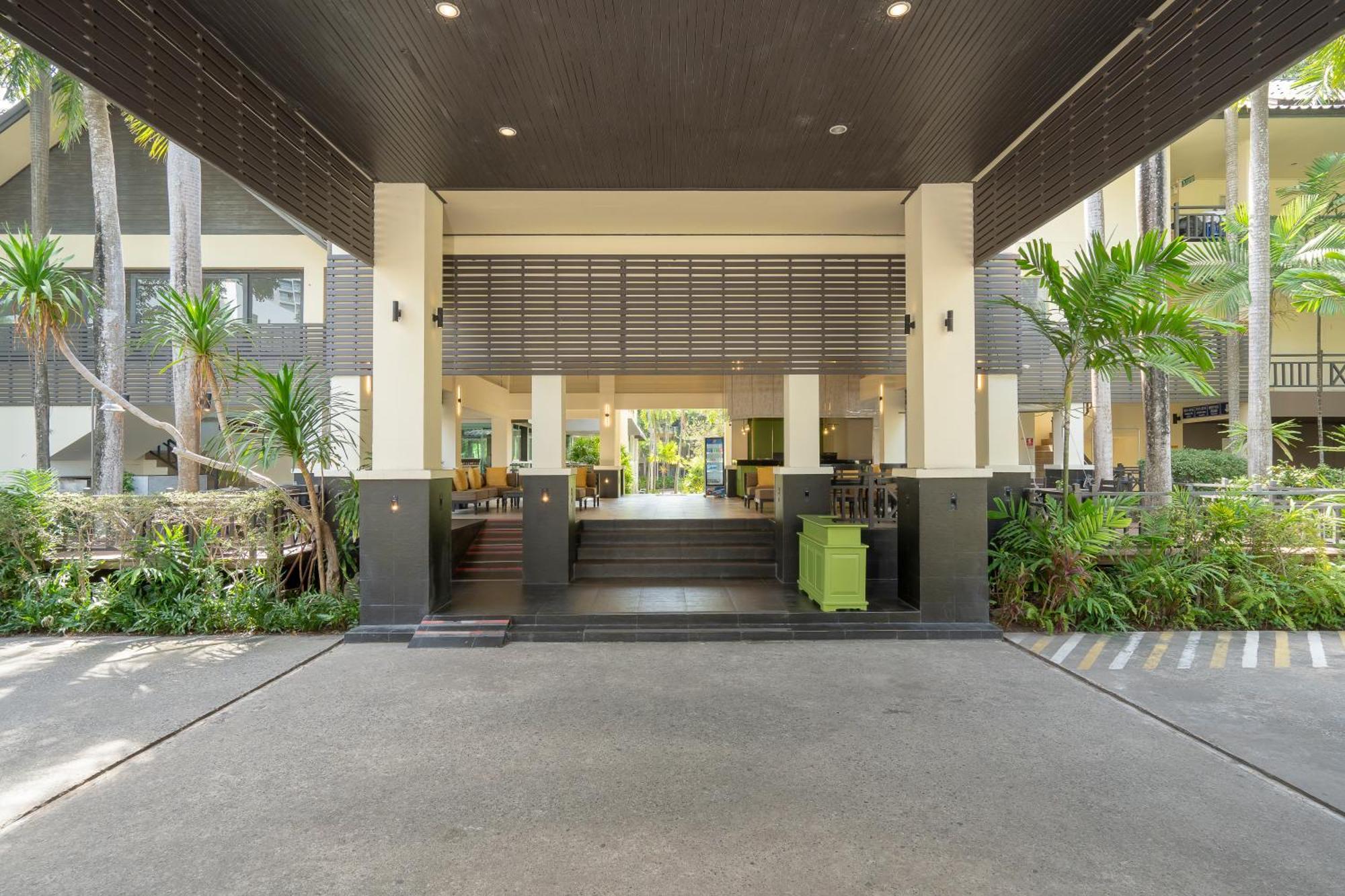 The Green Park Resort Патая Екстериор снимка