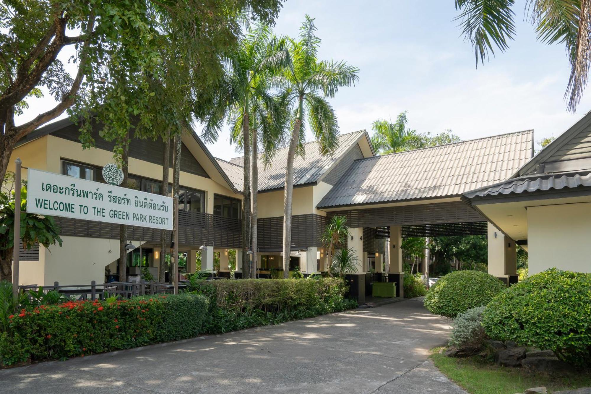 The Green Park Resort Патая Екстериор снимка