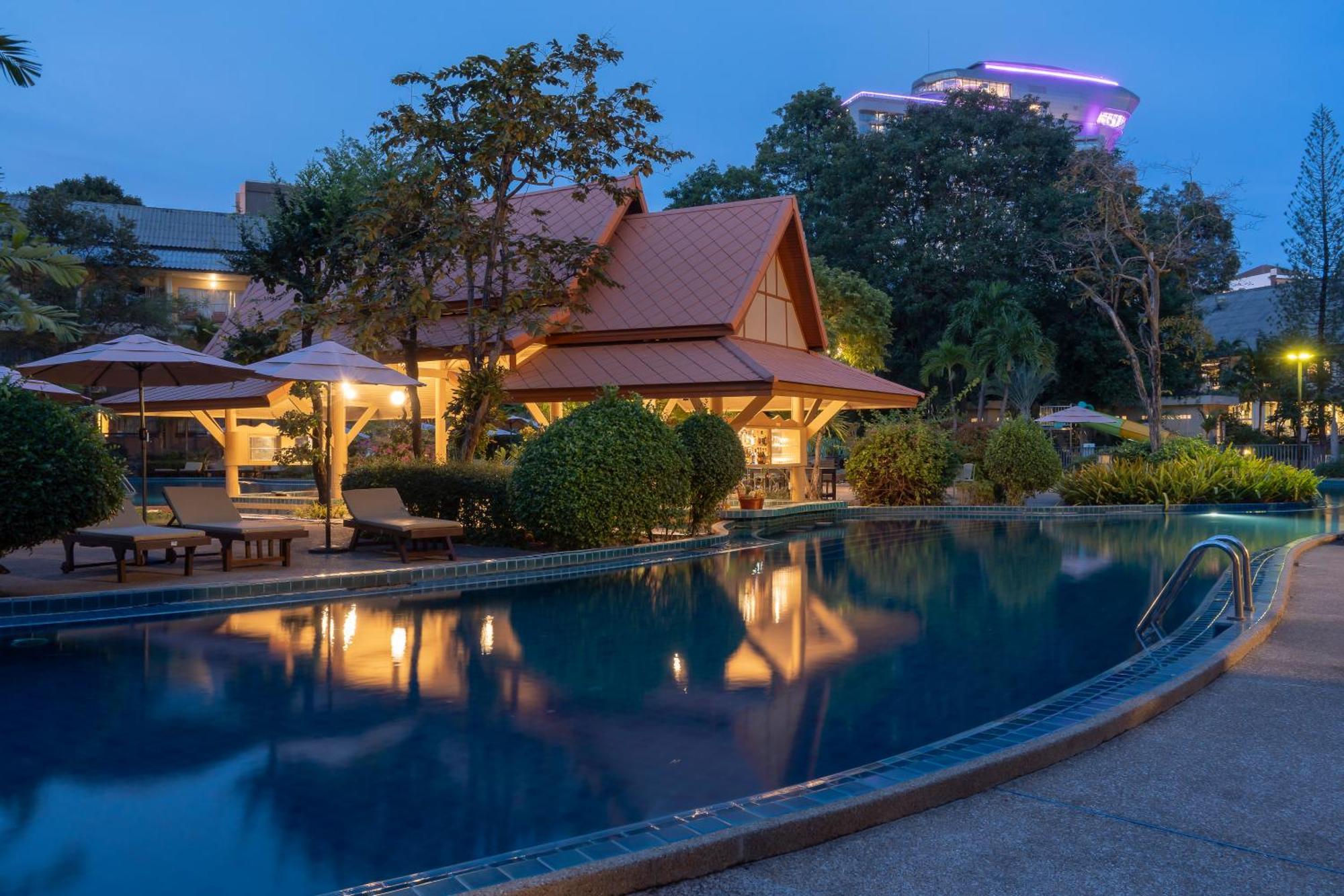 The Green Park Resort Патая Екстериор снимка