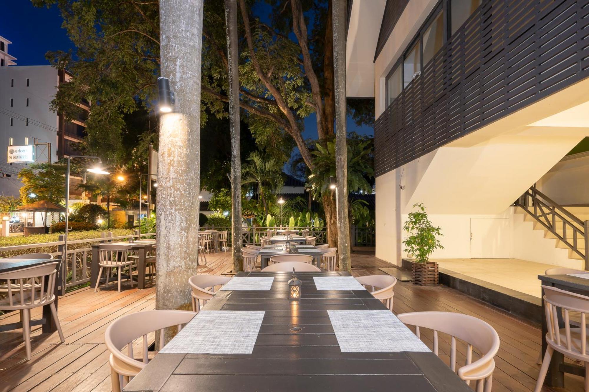 The Green Park Resort Патая Екстериор снимка