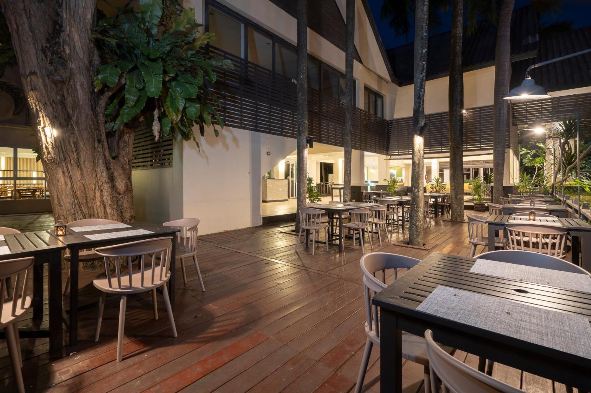 The Green Park Resort Патая Екстериор снимка