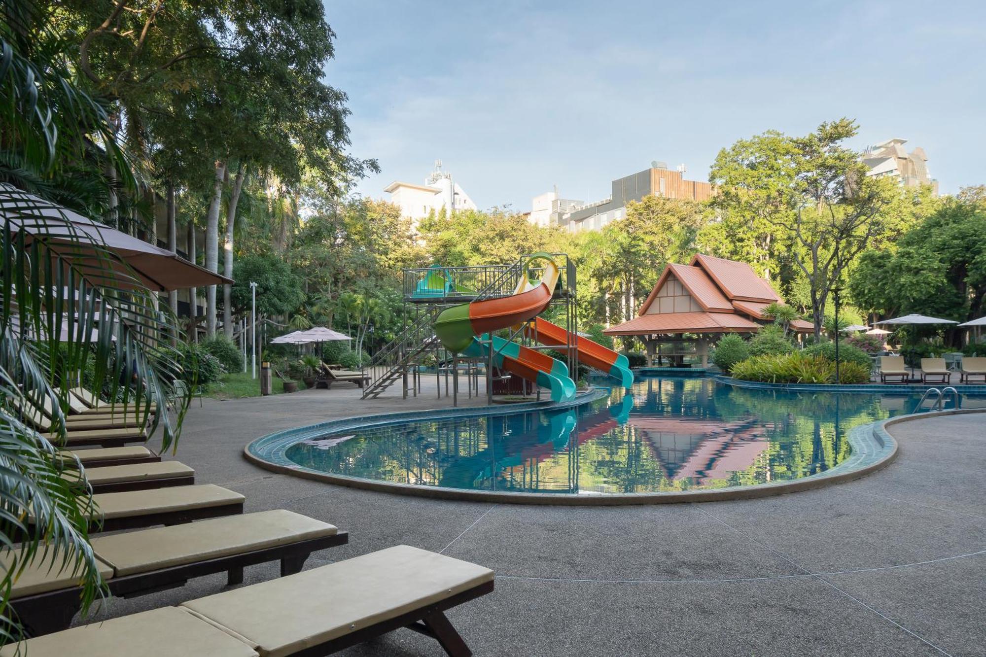 The Green Park Resort Патая Екстериор снимка