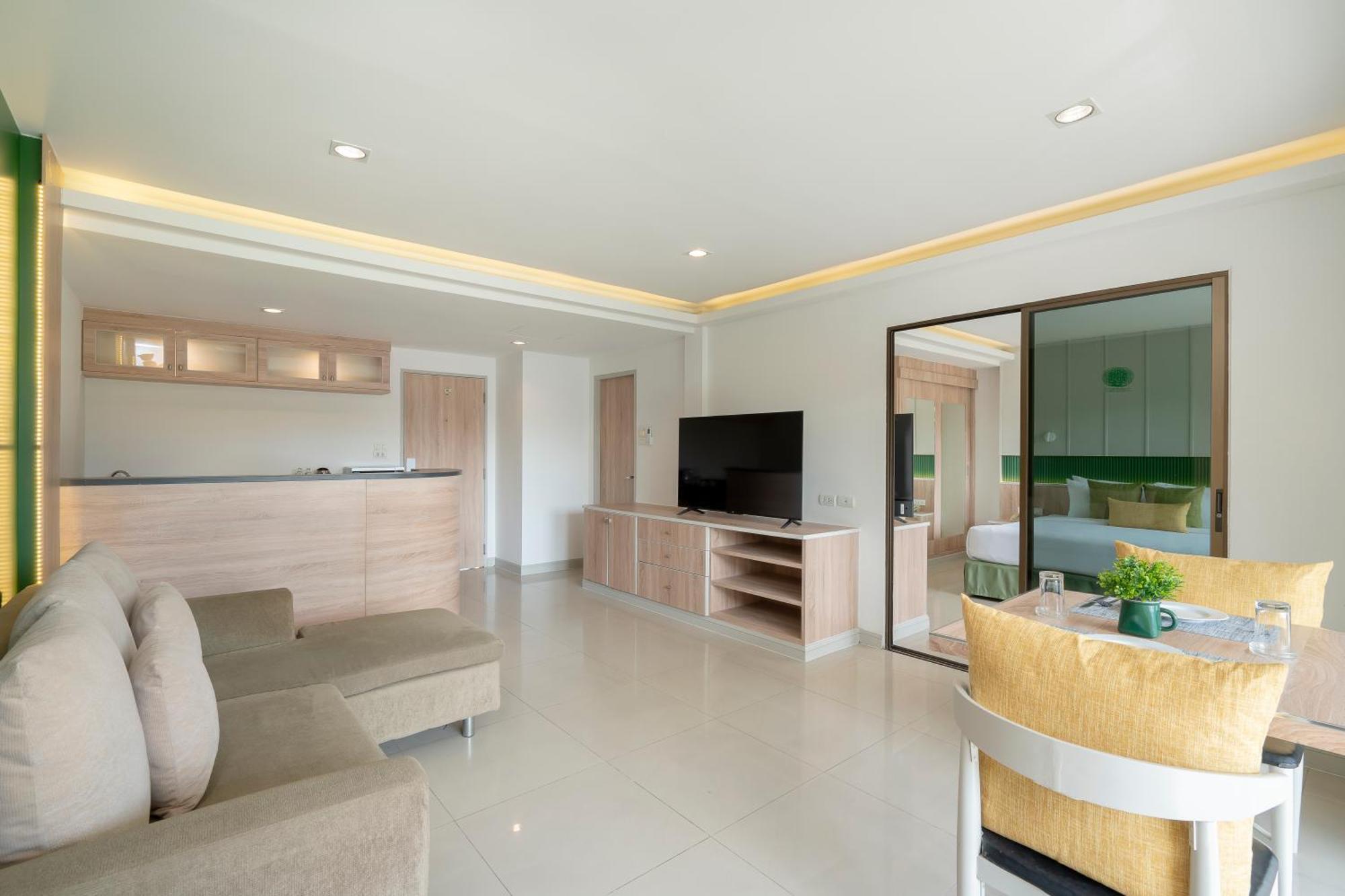 The Green Park Resort Патая Екстериор снимка