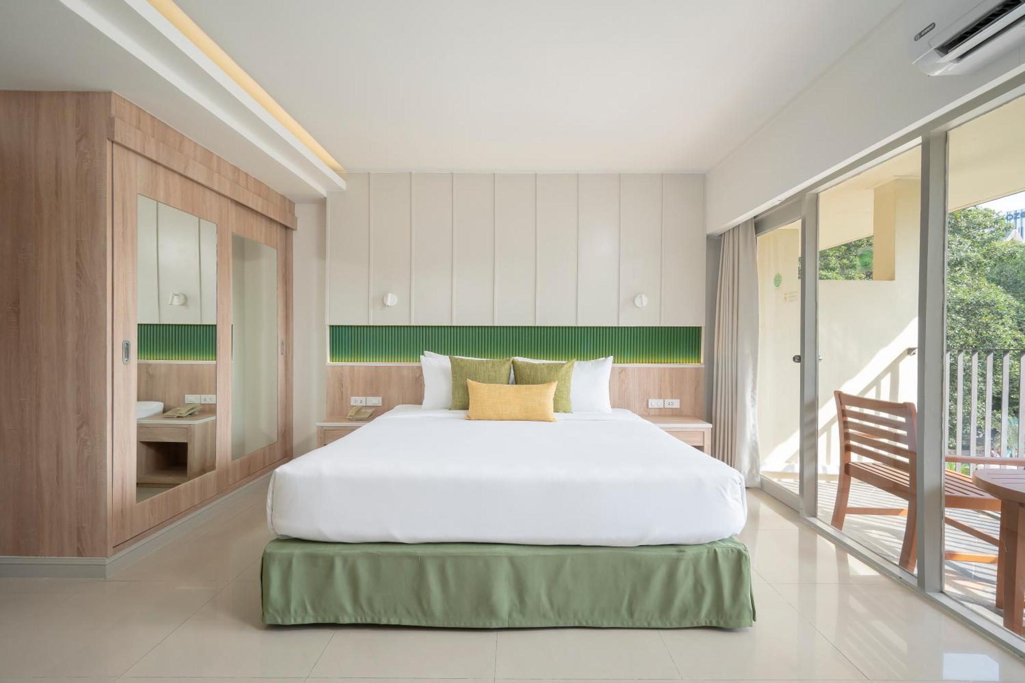The Green Park Resort Патая Екстериор снимка