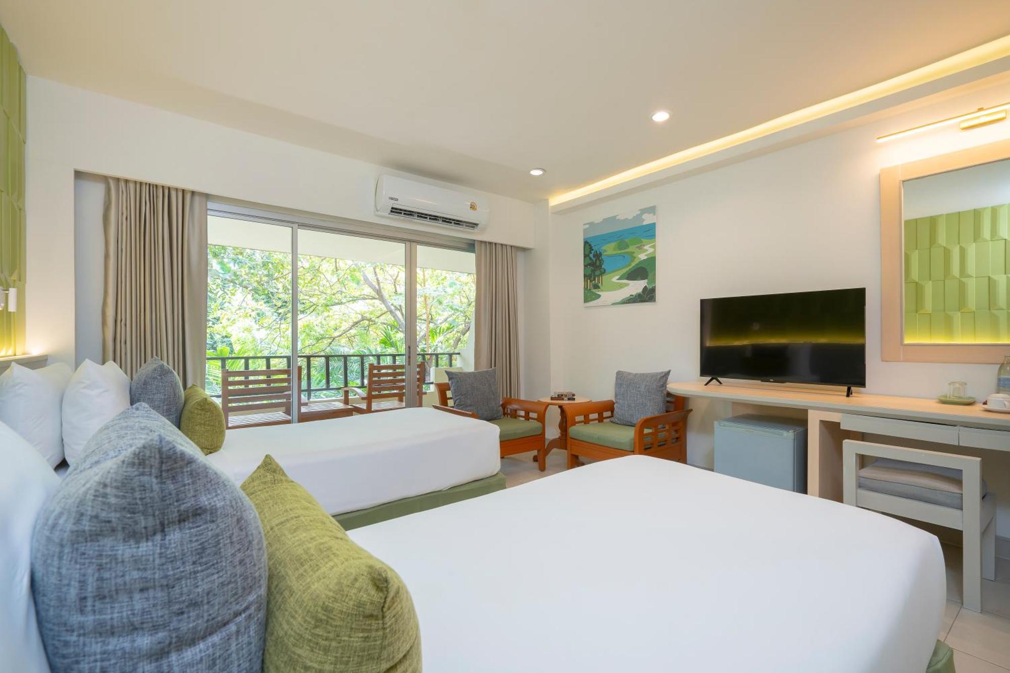 The Green Park Resort Патая Екстериор снимка