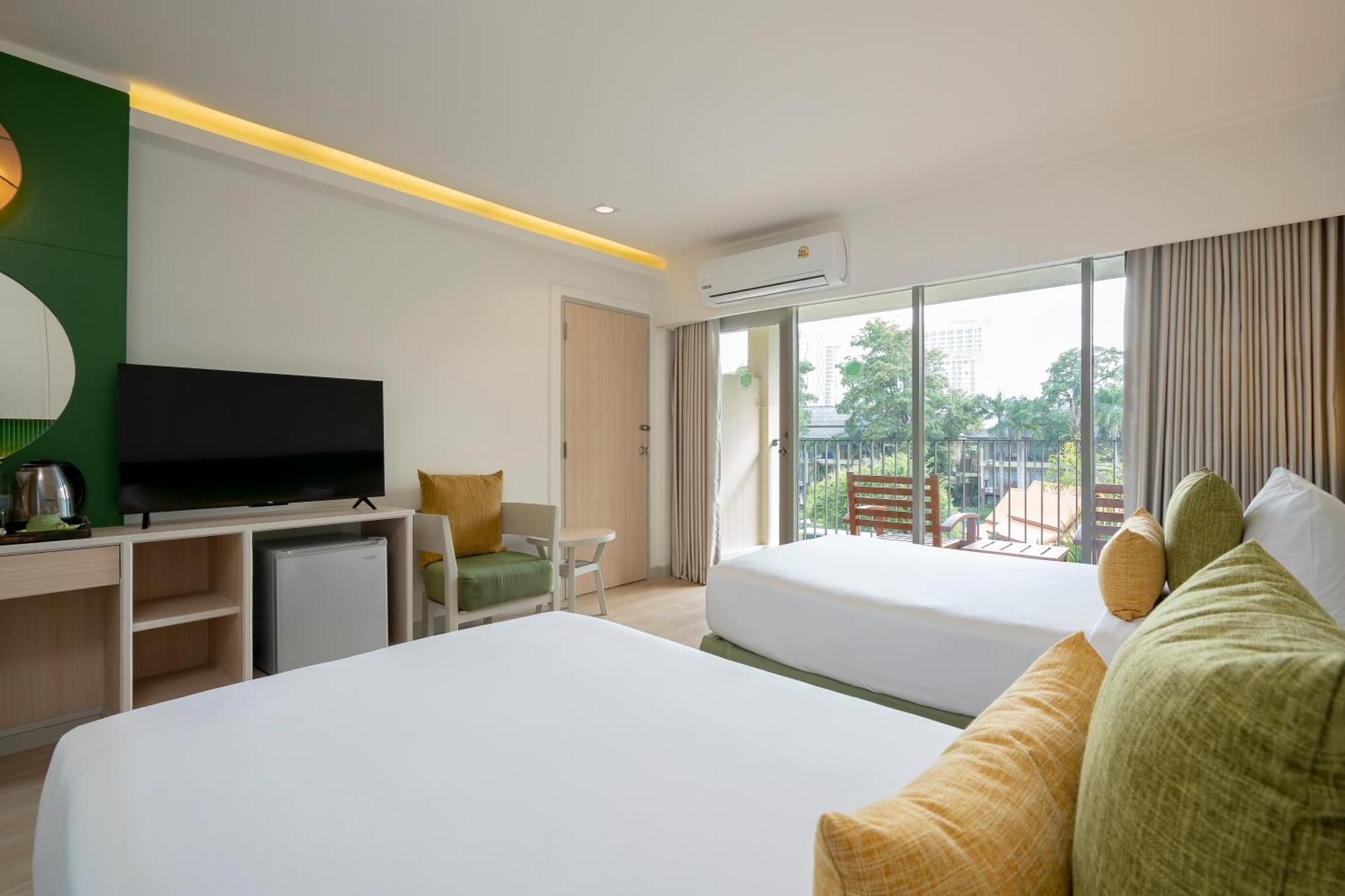 The Green Park Resort Патая Екстериор снимка